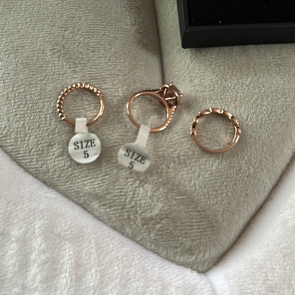 Louily ring set - Picture 3 of 8